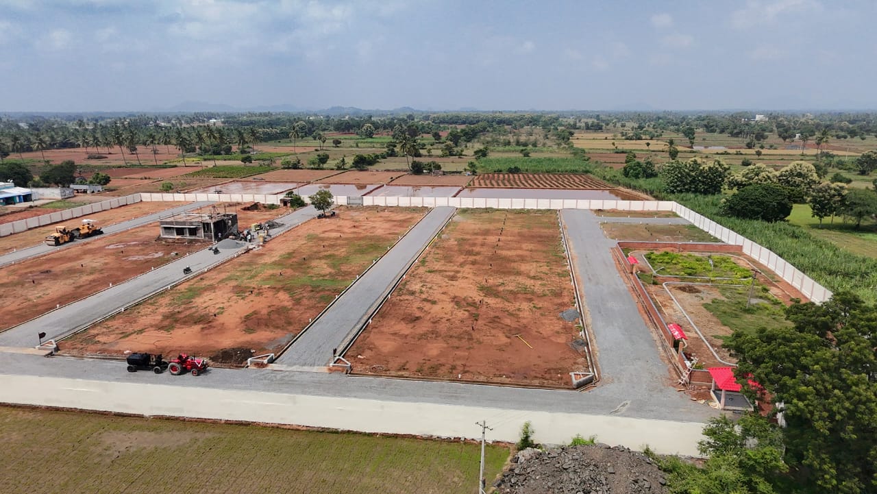 Project Image 13: Arch entrance detail